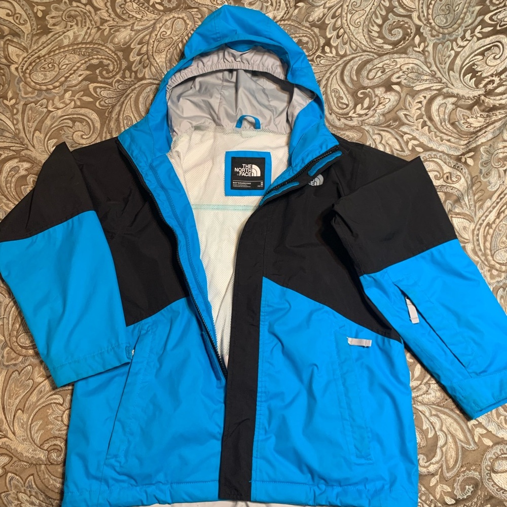 The North Face two toned boys jacket Size M (10/12)